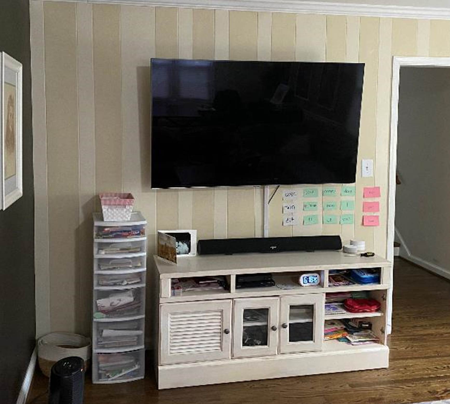 A picture containing text, indoor, wall

Description automatically generated